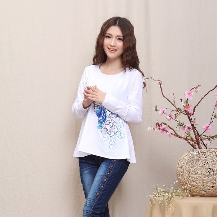 Pretty Embroidery Oriental Style Blouse - White