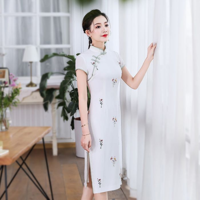 Lovely Embroidery Lace Hem Qipao Cheongsam Dress - White